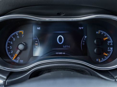 Used 2018 Jeep Grand Cherokee Altitude image 19