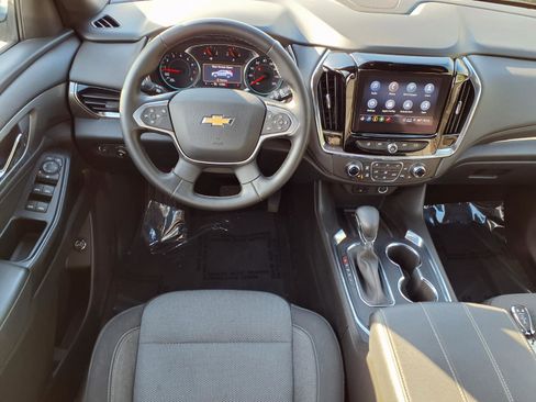 Used 2023 Chevrolet Traverse LT AWD/4WD image 3
