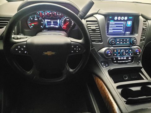 Used 2018 Chevrolet Suburban Premier RWD image 22