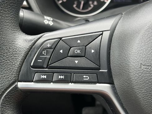 Used 2024 Nissan Altima 2.5 SV FWD image 18