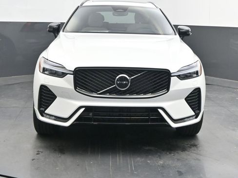 New 2026 Volvo XC60 B5 Core w/ Climate Package image 2
