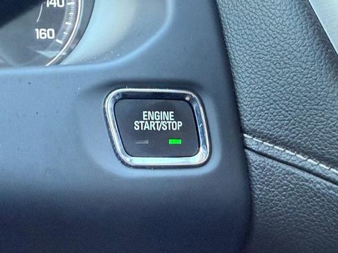 Used 2023 GMC Acadia SLT image 16