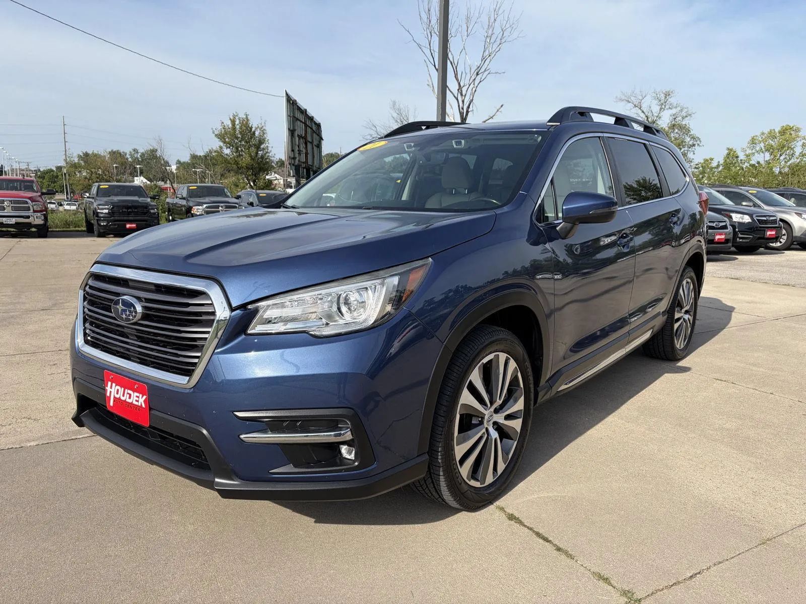 Used 2021 Subaru Ascent Limited AWD/4WD image 3