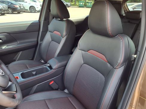 New 2025 Nissan Kicks SR image 12