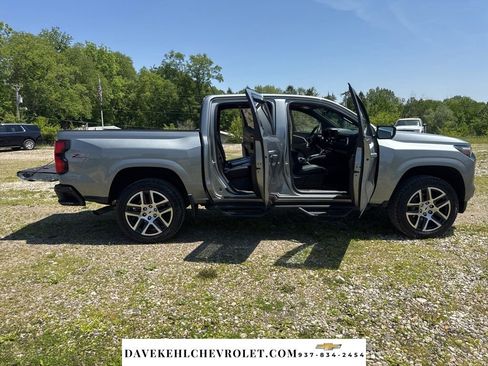 Used 2023 Chevrolet Colorado Z71 w/ Z71 Convenience Package 2 AWD/4WD image 37