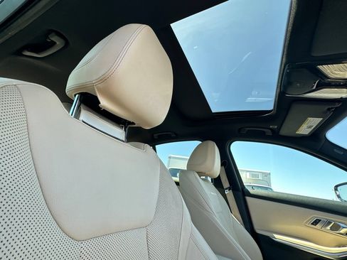 Used 2022 BMW 330i Sedan w/ Premium Package RWD image 20