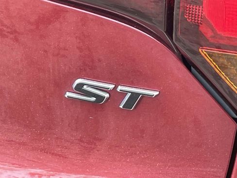 Used 2023 Buick Encore GX Select w/ Sport Touring Package image 10