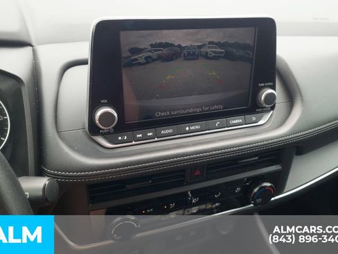 Used 2024 Nissan Rogue S FWD image 8