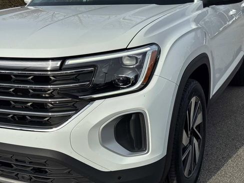 Used 2025 Volkswagen Atlas SE image 10