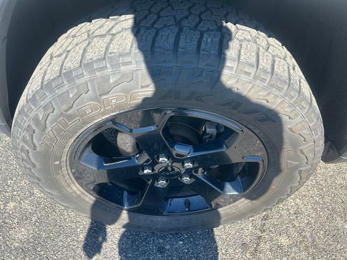 Used 2018 Jeep Grand Cherokee Laredo AWD/4WD image 7