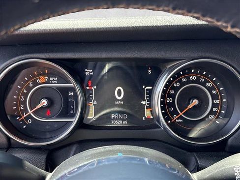 Used 2022 Jeep Wrangler Unlimited Sahara AWD/4WD image 12