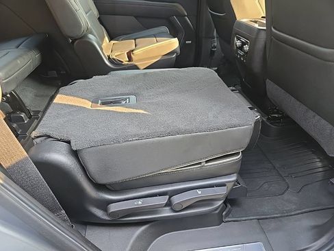 Used 2021 GMC Yukon SLT w/ SLT Premium Package AWD/4WD image 95