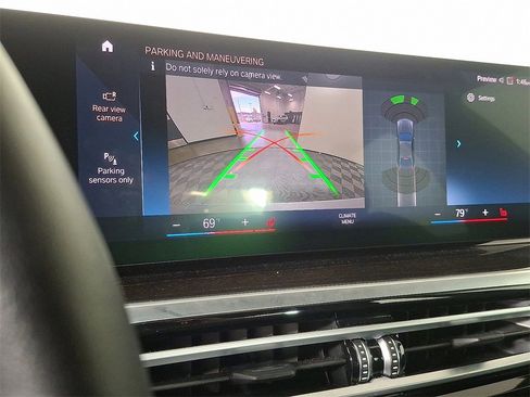 Used 2023 BMW 330i xDrive Sedan w/ Premium Package image 4