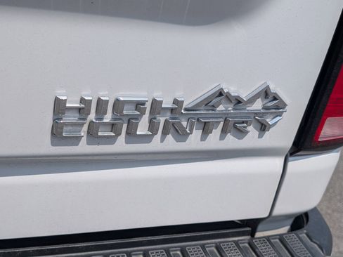 Used 2024 Chevrolet Silverado 2500 High Country w/ High Country Premium Package AWD/4WD image 7