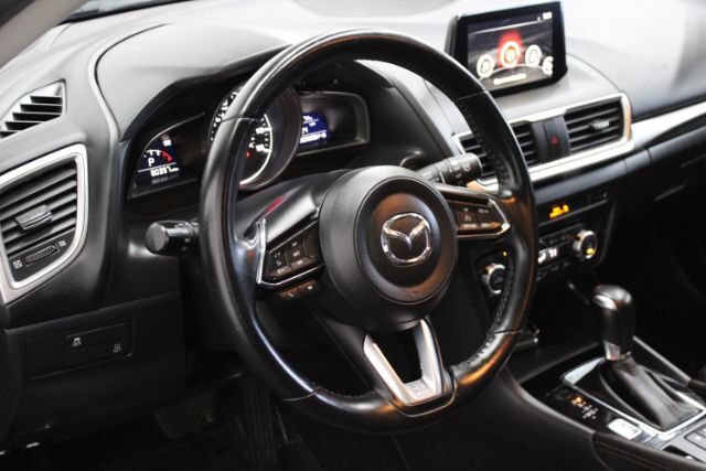 Used 2017 MAZDA MAZDA3 Touring FWD image 13