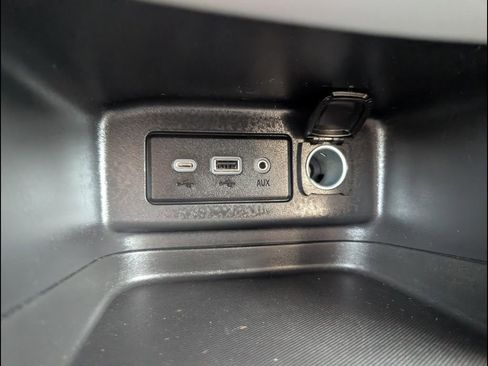 Used 2023 Chevrolet Equinox LT w/ Driver Convenience Package AWD/4WD image 18