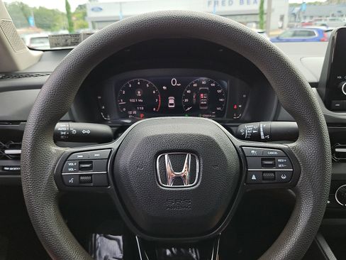 Used 2023 Honda Accord EX image 19