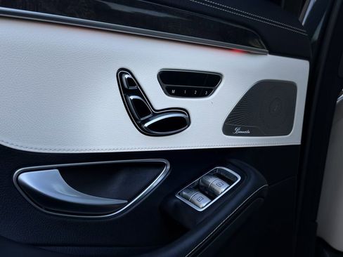 Used 2018 Mercedes-Benz S 560 Sedan image 18