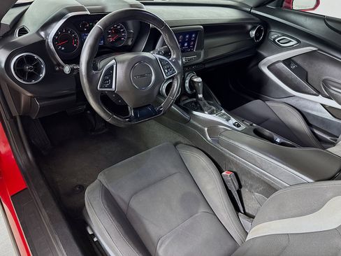 Used 2021 Chevrolet Camaro LT RWD image 8