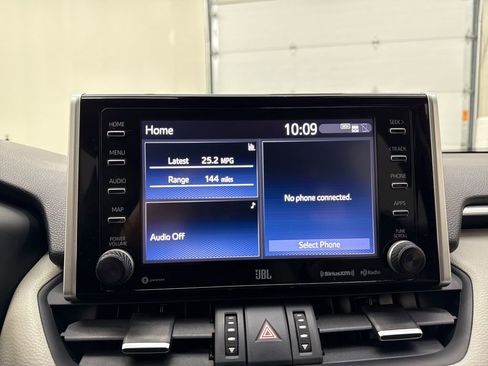 Used 2020 Toyota RAV4 XLE Premium AWD/4WD image 18