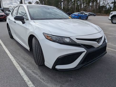 Used 2021 Toyota Camry SE w/ Convenience Package image 14