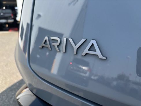 Used 2024 Nissan Ariya AWD image 11