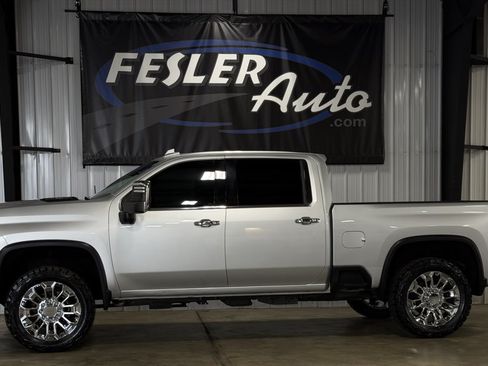 Used 2021 Chevrolet Silverado 2500 LTZ w/ LTZ Premium Texas Edition AWD/4WD image 2