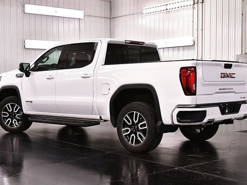 Used 2024 GMC Sierra 1500 AT4 w/ AT4 Preferred Package image 5