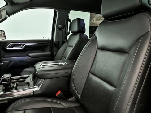 Used 2022 Chevrolet Silverado 1500 LTZ w/ LTZ Convenience Package II image 15