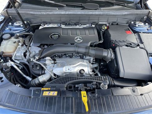 Used 2020 Mercedes-Benz GLB 250 4MATIC image 15