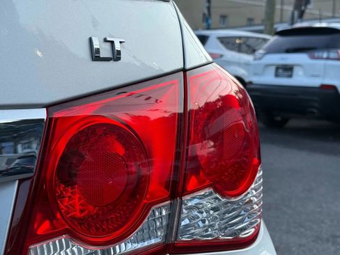 Used 2016 Chevrolet Cruze LT w/ Sun And Sound Package image 7