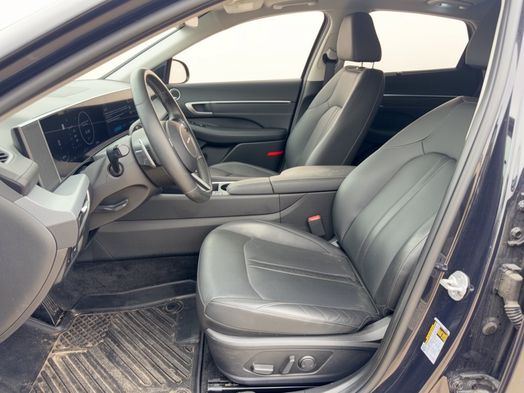 Certified 2025 Hyundai Sonata Limited FWD image 5