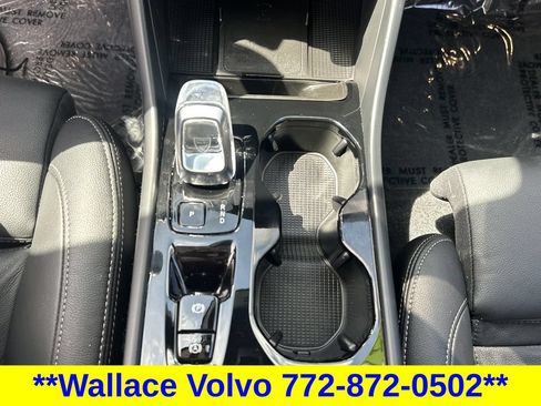 Used 2026 Volvo XC40 B5 Plus AWD/4WD image 18