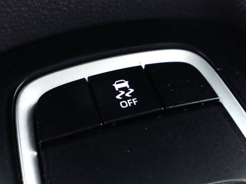 Used 2021 Toyota Corolla LE image 24