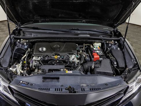 Used 2018 Toyota Camry LE FWD image 46