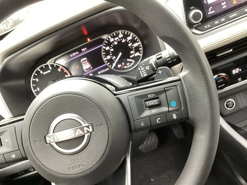 Used 2023 Nissan Rogue SV FWD image 20