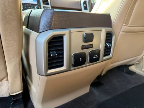 Used 2018 Ford F150 Lariat w/ Equipment Group 502A Luxury AWD/4WD image 12