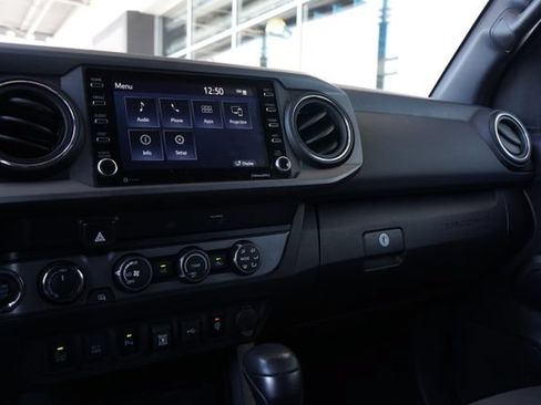 Used 2020 Toyota Tacoma TRD Off-Road w/ Technology Package AWD/4WD image 20