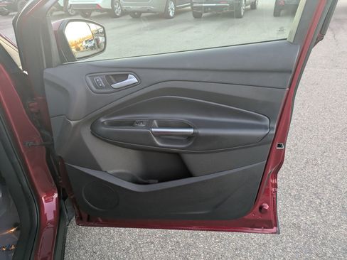 Used 2019 Ford Escape SEL image 30