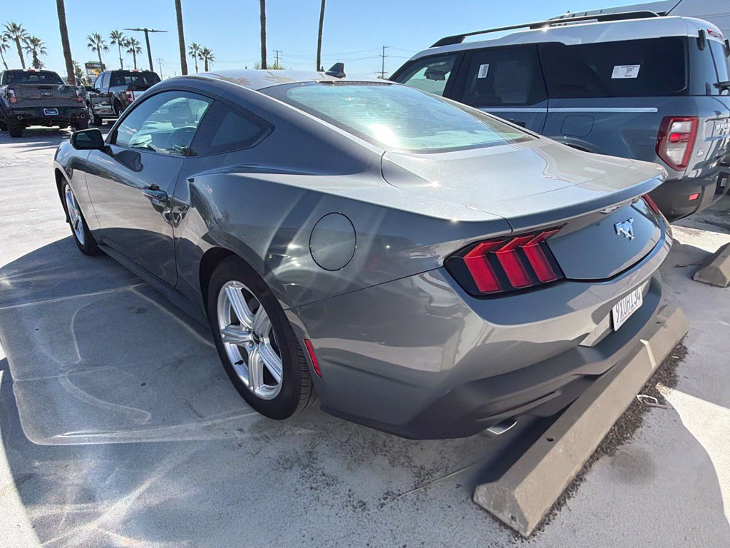 Used 2026 Ford Mustang Coupe RWD image 5