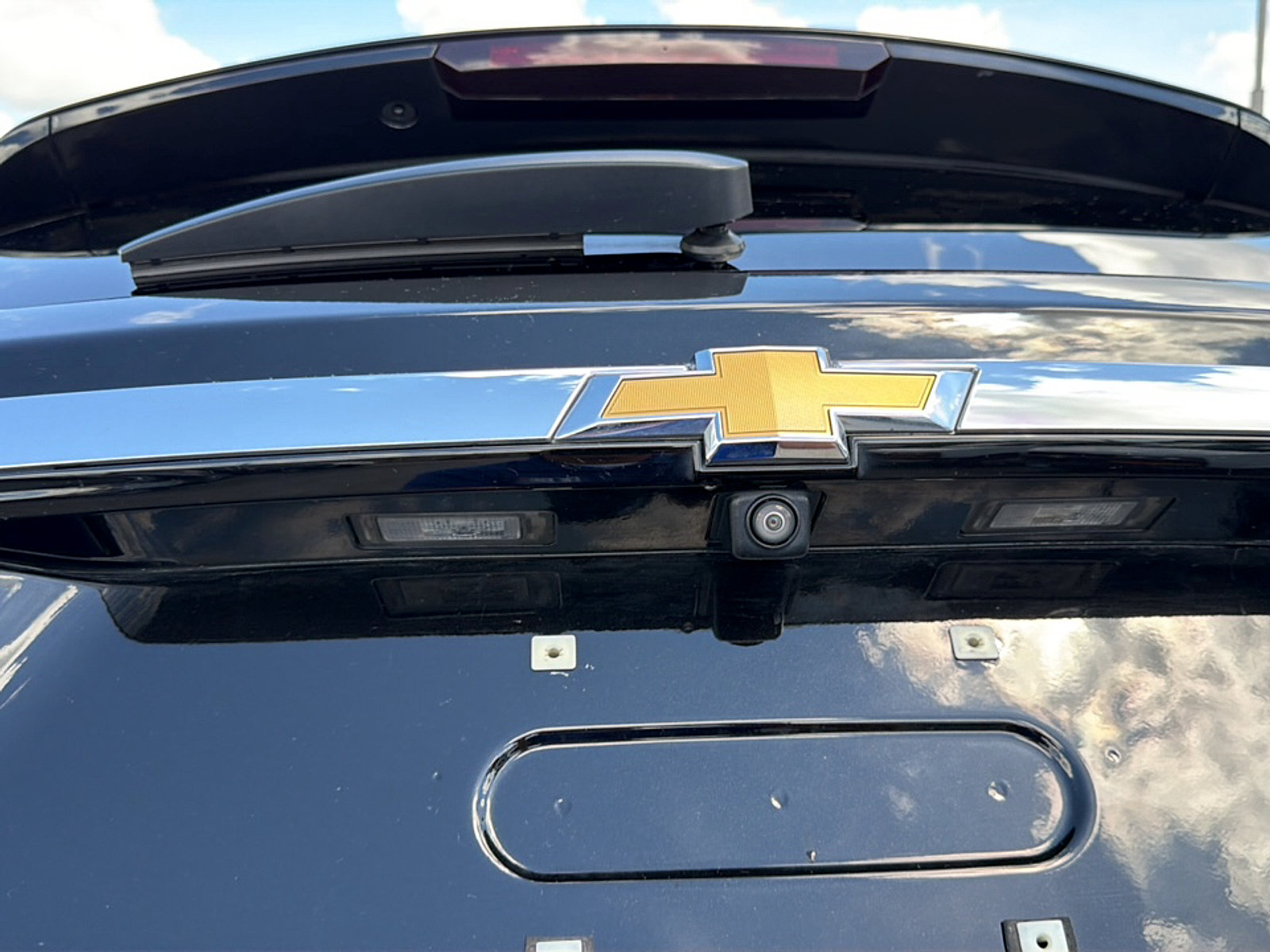 Used 2022 Chevrolet Traverse LS FWD image 8