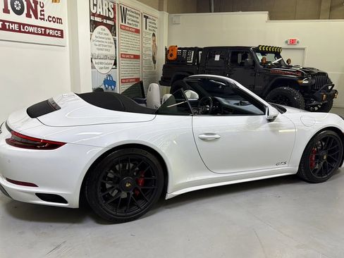 Used 2017 Porsche 911 Cabriolet image 9