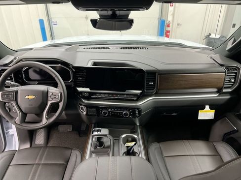 New 2026 Chevrolet Silverado 1500 High Country w/ Technology Package AWD/4WD image 10