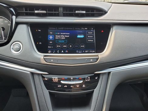 Used 2025 Cadillac XT5 Premium Luxury w/ LPO, Floor Liner Package AWD/4WD image 25