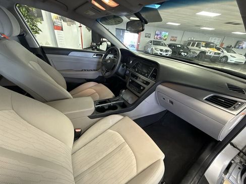 Used 2016 Hyundai Sonata SE FWD image 15