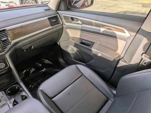 Certified 2022 Volkswagen Atlas SE w/ Panoramic Sunroof Package FWD image 15