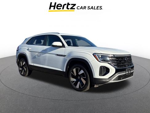 Used 2025 Volkswagen Atlas Cross Sport SE image 1