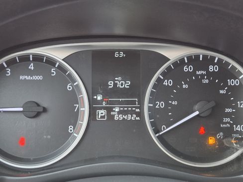 Used 2023 Nissan Kicks S image 18