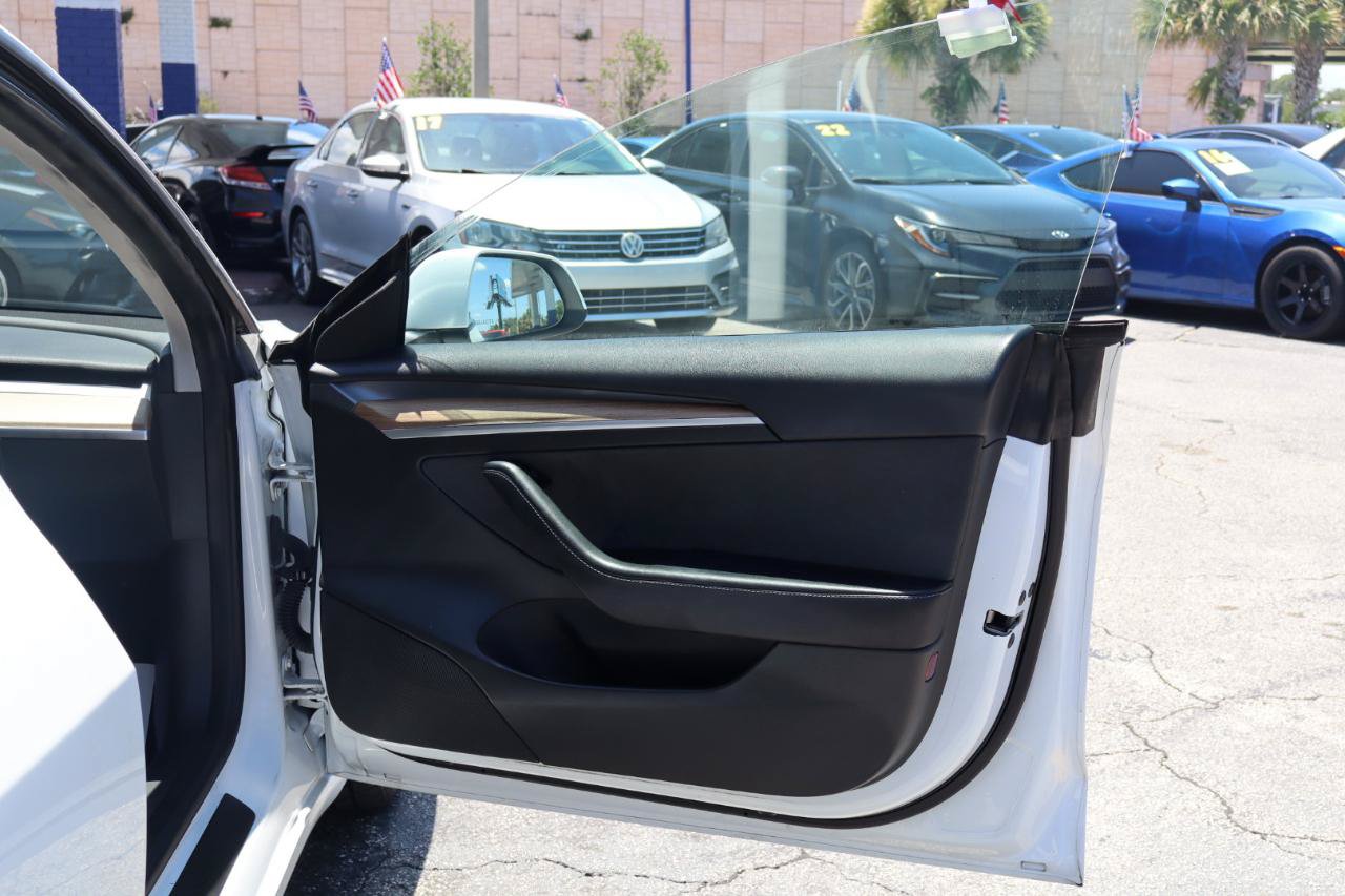 Used 2023 Tesla Model 3 Standard Range RWD image 11