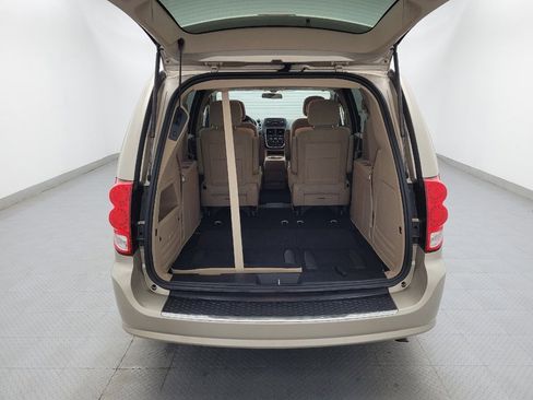 Used 2016 Dodge Grand Caravan SXT FWD image 29